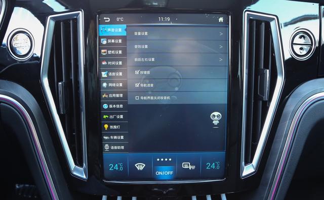 唯一不被骂的众泰SUV,外观内饰纯自主设计,轴距2.85米,卖11万