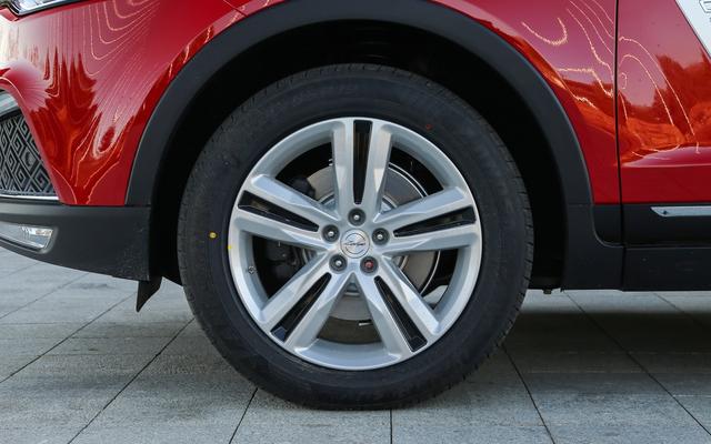 唯一不被骂的众泰SUV,外观内饰纯自主设计,轴距2.85米,卖11万