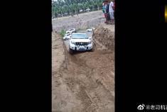 同样的一条路，哈弗H9和丰田霸道来挑战，你猜猜最后是谁赢了？