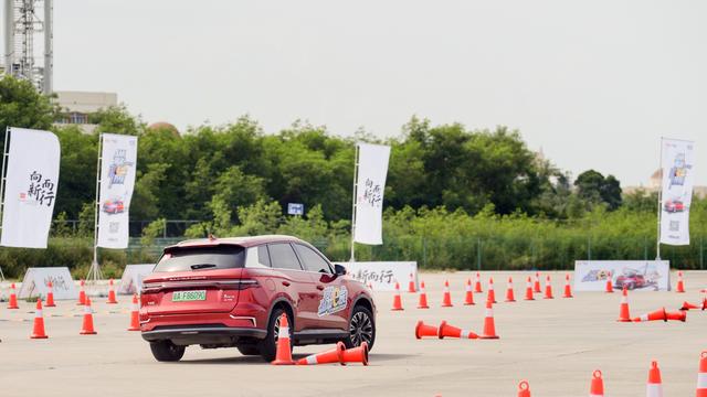 拼直线不输AMG,宋Pro DM开起来够运动吗?