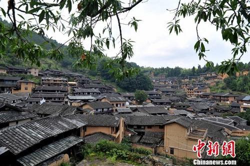 资料图：一处古村落。中新社记者 张斌 摄