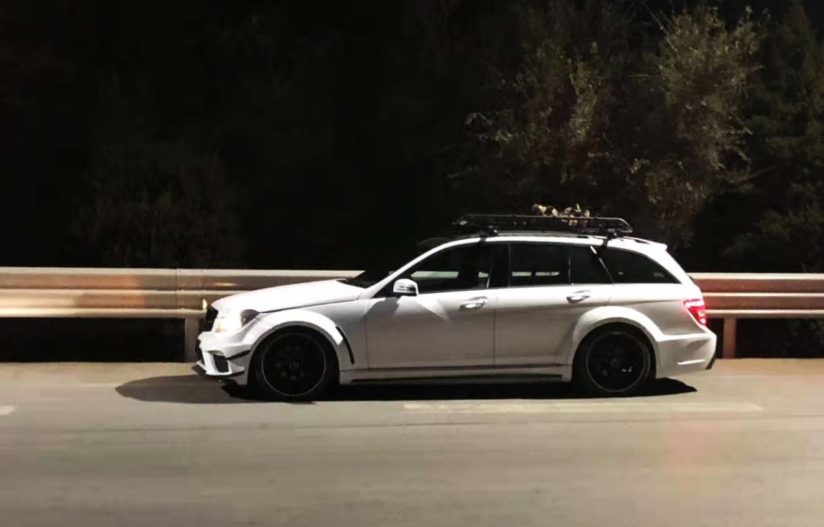 驱车2000公里去改装,奔驰C200变身当地最帅旅行车