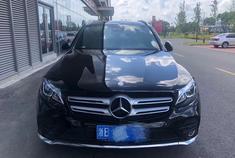 奔驰GLC260豪华版，车主改了大屏，比原则屏好看多了