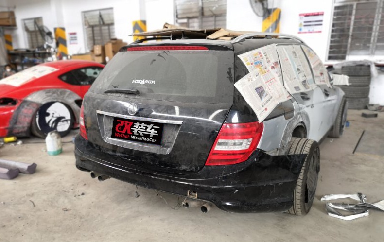 驱车2000公里去改装,奔驰C200变身当地最帅旅行车