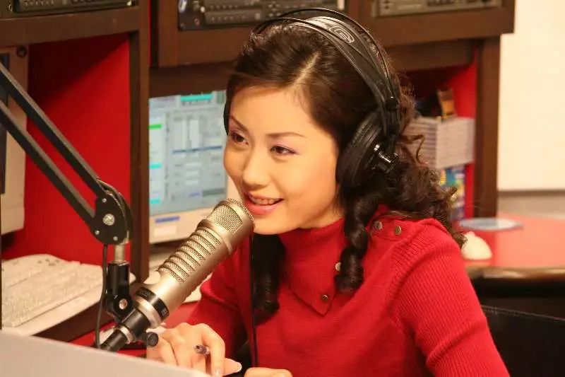 96.9电台主持人照片,fm969主持人柳青 北京人民广播电台主持人刘慧走进格伦大语文