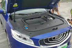 2020款博瑞GE开空调时发动机抖动测试，放不住水瓶。