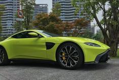 我们来看看阿斯顿马丁Vantage的碳纤维包围与空气动力学