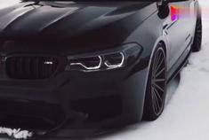 宝马M5，同学说跟他的宝马5系差不多，我笑了！