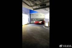 今天终于见到了难得一见的超跑法拉利拉法，激动的心情难以言表