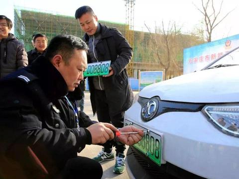 一锤定音:放宽汽车限购 关键还在落实