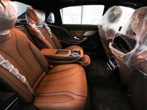 罗伦士迈巴赫S650，这台车开在大街上还有人说它是奔驰吗？