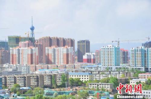 西宁城市一角的居民住宅。（资料图） 鲁丹阳 摄