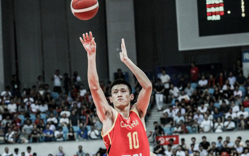 周鹏训练中左脚骨裂,将无缘男篮世界杯