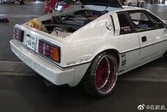 90年代的超跑兰博基尼！有没有感觉这辆车有点像A186呢？