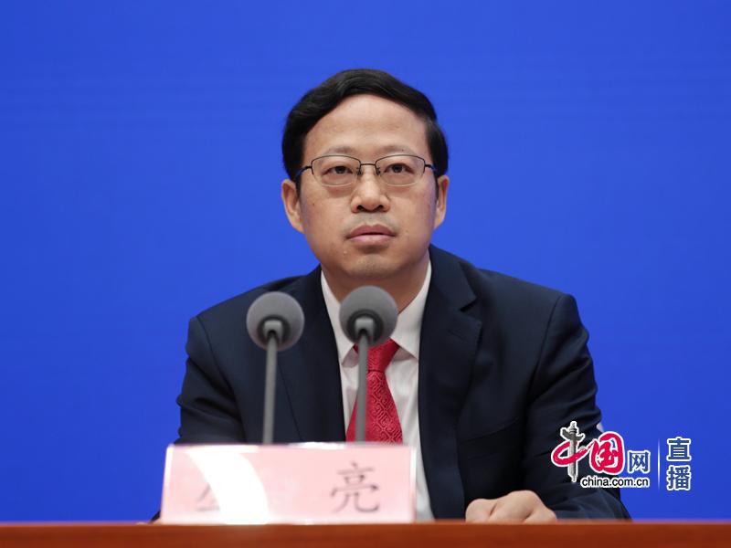 经济总量稳居世界第一位C_经济总量世界第二
