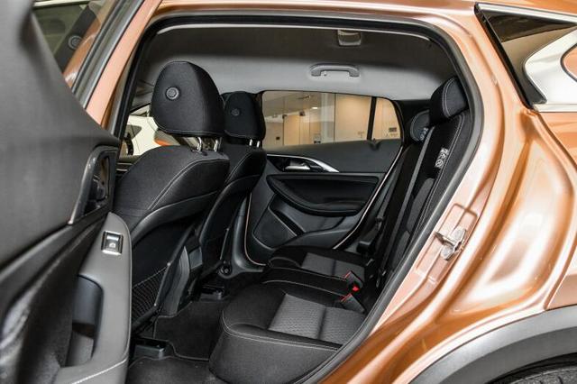 奔驰GLA同平台的豪华SUV优惠后不足20万 入门有啥配置 值得买吗
