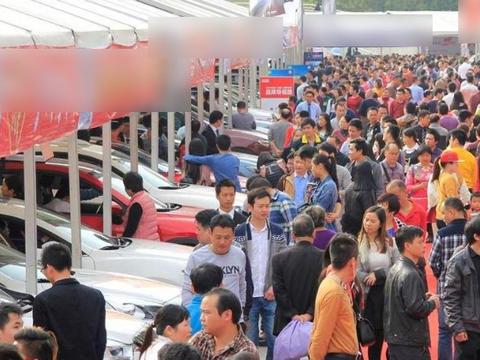 为啥老司机买车总比新手便宜不少？在这3个时间，4S店赔本哭着卖