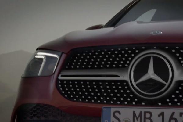 奔驰发布 全新 GLE Coupe 官方宣传片