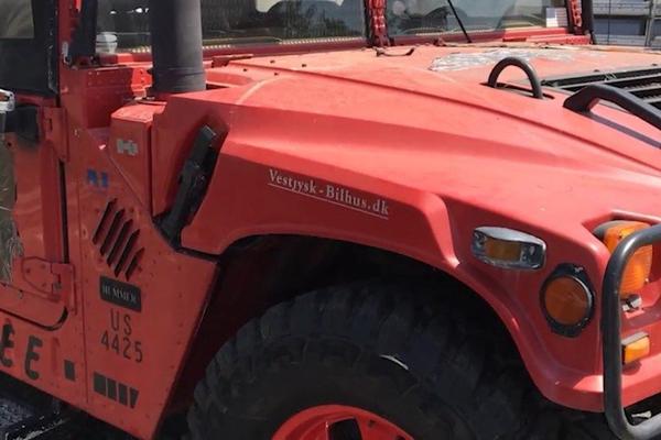 汽车视频：军版悍马内饰定制设计