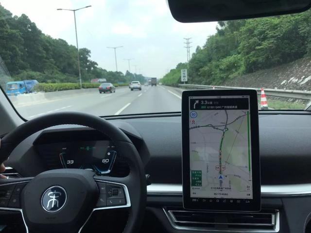 轱辘试驾|宋Pro DM开起来是性能车,坐起来是豪华车