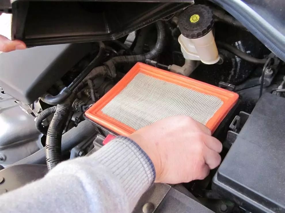 教你自己动手更换空滤!轻松省下100多块!
