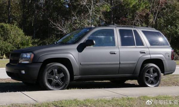 哑光黑色变化包裹雪佛兰开拓者