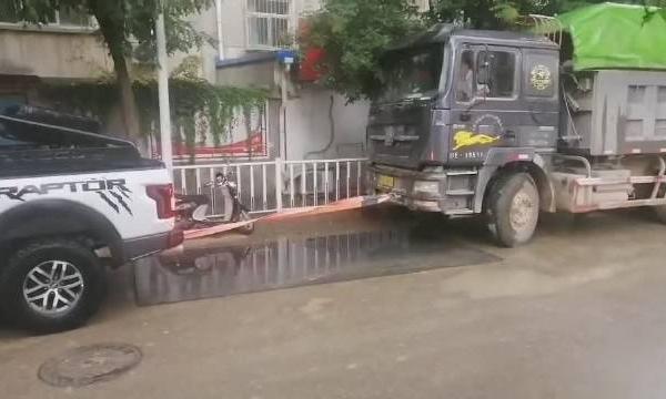 什么霸道，什么陆巡，我一脚油下去让你知道什么叫 猛禽