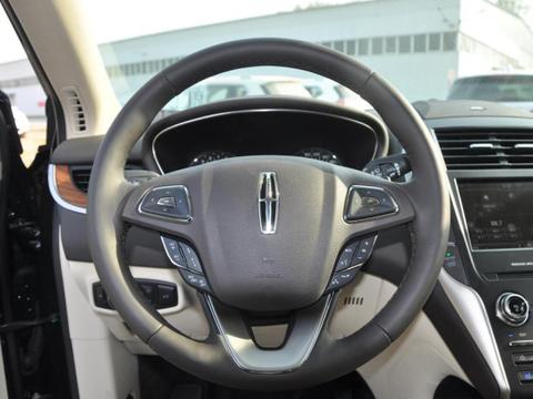 还好没白等！从35万跌至22万，这车开上街比奔驰宝马更有面子