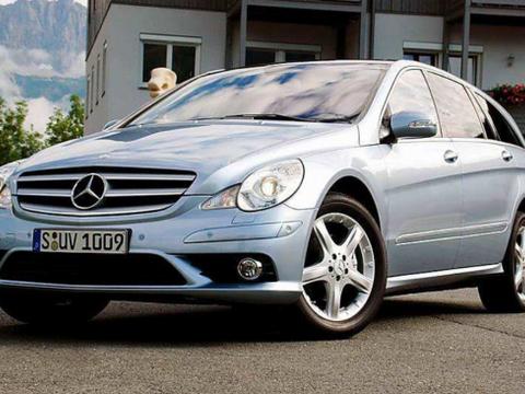 开了9年奔驰R级，更换丰田埃尔法，车主：这差距真难想象