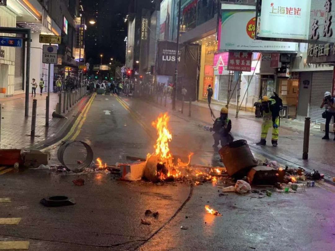 暴力请愿者31日正在喷鼻港多天放火(全球时报-全球网/陈青青)