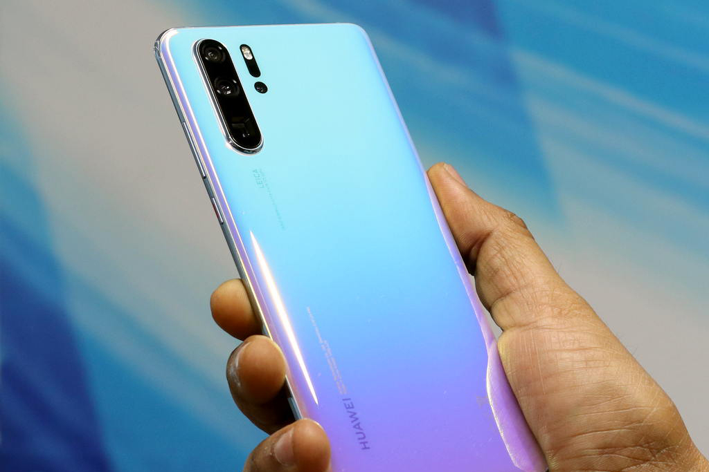华为p30pro真实图片,华为p30pro真机图片 华为p30pro已经跌落新低,拍照依然强劲但是现在最好不