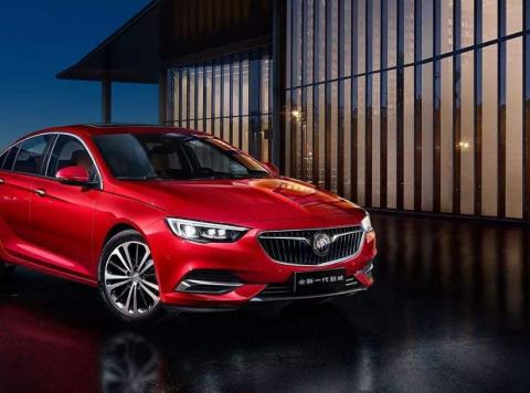 终被国人捧红！高速比迈腾还稳，17万跌至11万，因廉价受追捧