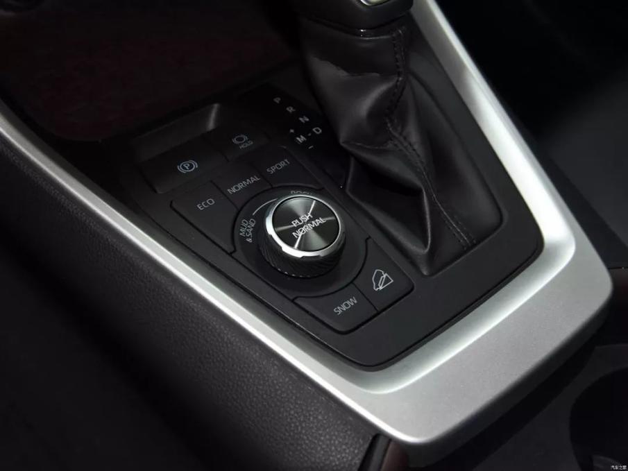 内饰公布! 全新一汽丰田RAV4车里长这样
