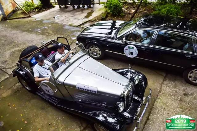 比我爸年纪还大的车,竟然开进了限牌的深圳市区!