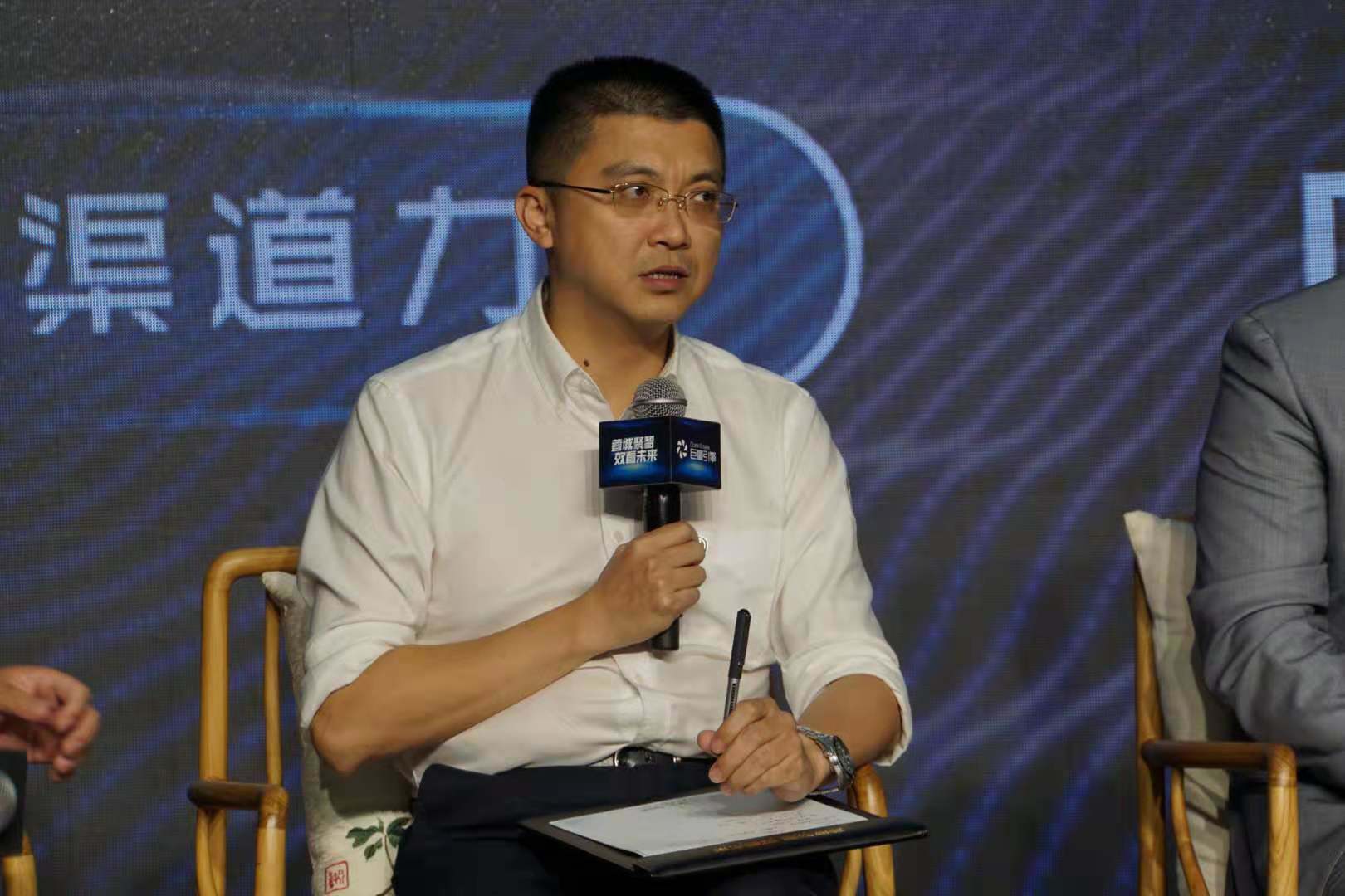 鱼与熊掌必须得兼!车企大佬激辩下半场何以致胜 鱼与熊掌必须得兼!车企大佬激辩下半场何以致胜