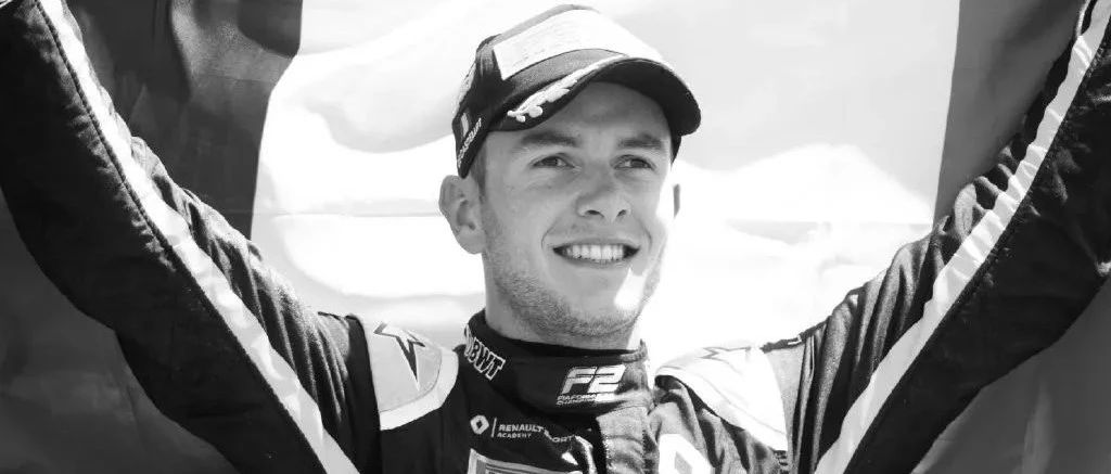 “他化作了天边的流星”