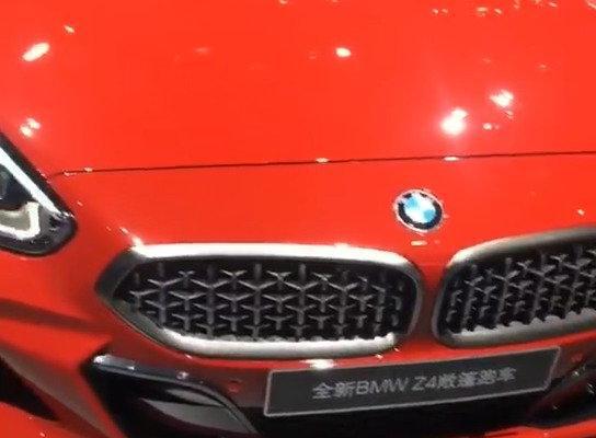 全新宝马 Z4敞篷跑车，快来和秒速一起来看看吧