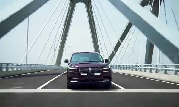 全新林肯飞行家是林肯的倾力之作，也是林肯致敬这个时代的杰作