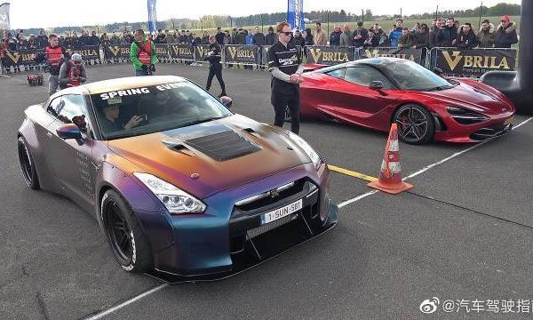 迈凯轮720S vs日产GT-R R35宽体竞走!