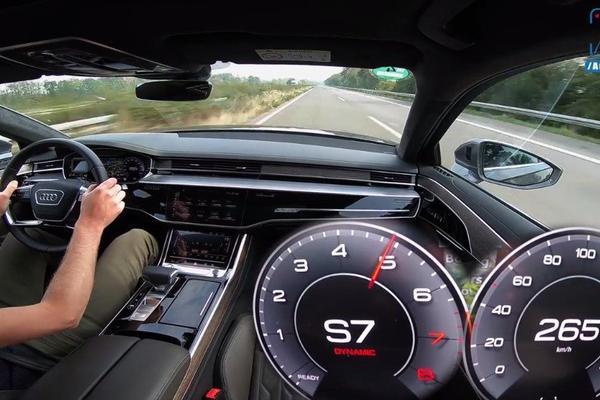 奥迪A8 55 TFSI 267km/h 无限速高速公路表演