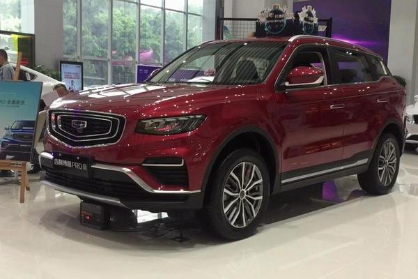 吉利博越Pro的关门声和座椅，在同级别基本没有对手了