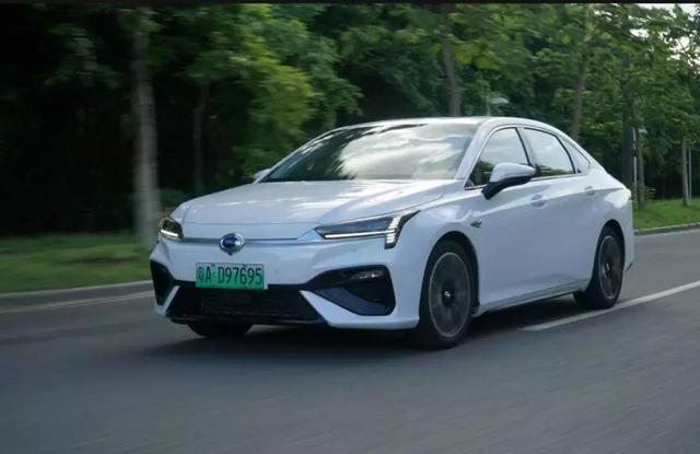 花40多万买Model 3,还不如用20万买这台本土电动车更有价值