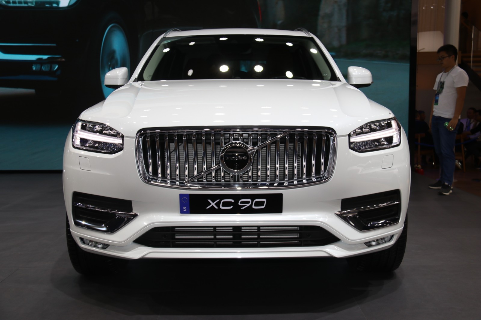 2019成都车展|新款沃尔沃XC90上市 售63.39万元起