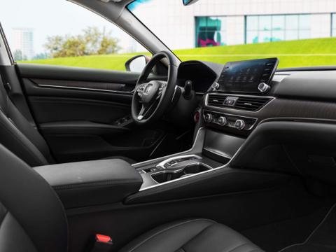 中级轿车的新王者，还有谁能阻止雅阁？