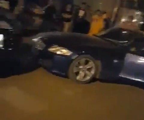 某地发生的事儿，卡宴男VS宝马女。。。