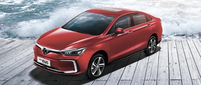 成都车展新能源车云集  纯电动销量冠军北汽新能源EU5 R600吸睛