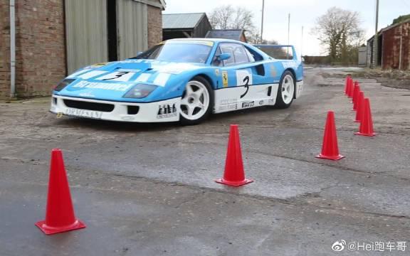 法拉利 Ferrari F40 GT 农场漂移