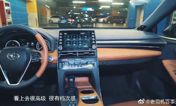 实拍亚洲龙内饰，做工用料堪比雷克萨斯ES，怪不得这么受追捧