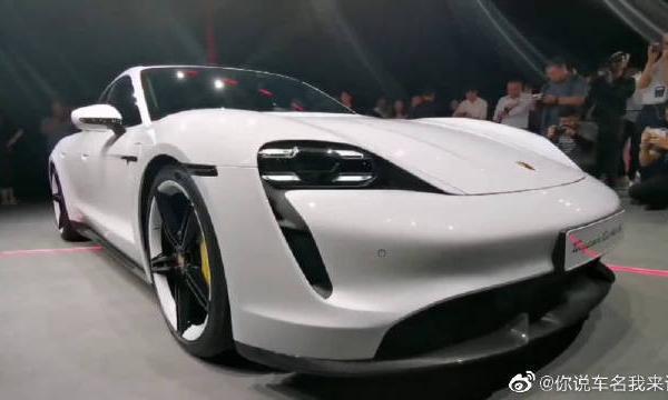 昨晚保时捷Taycan全球首秀，让特斯拉吓尿了。