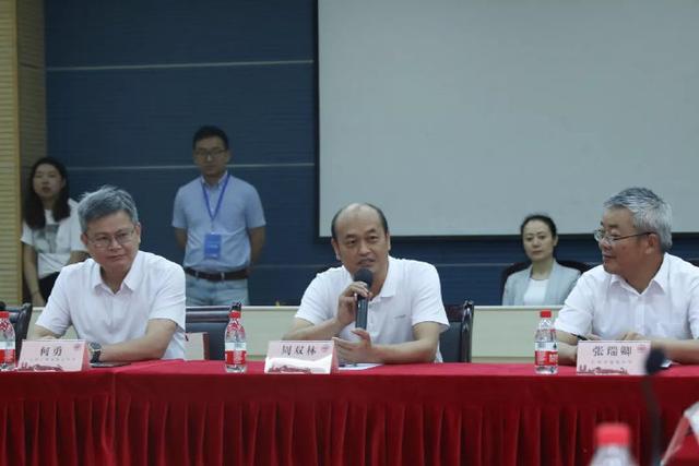 晋城一中周双林校长应邀参加复旦大学2019年开学典礼!